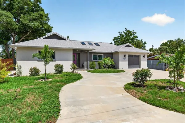 $2,200 | 4420 Porpoise Drive Southeast, St. Petersburg, FL 33705