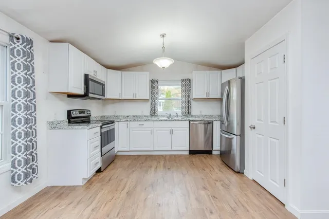 $165,000 | 29 Wayne Drive, Unit 29, Derry, NH 03038