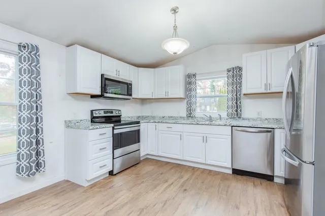 $165,000 | 29 Wayne Drive, Unit 29, Derry, NH 03038