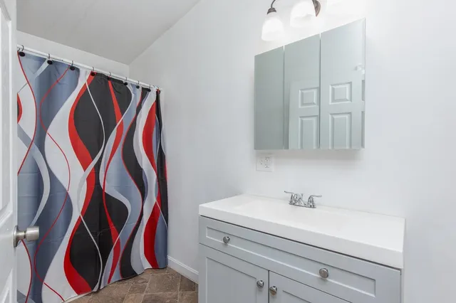 $165,000 | 29 Wayne Drive, Unit 29, Derry, NH 03038