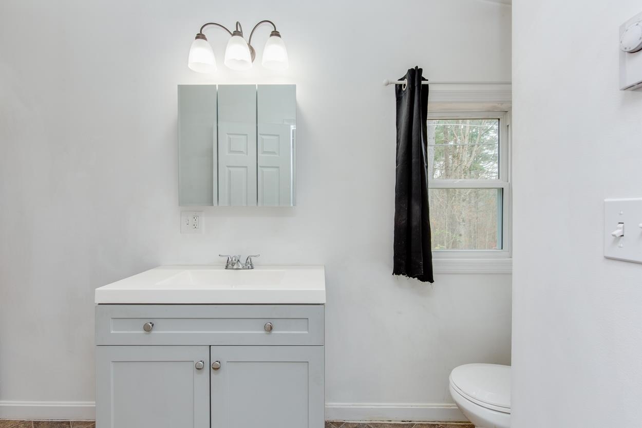 29 Wayne Drive, Unit 29 Derry, NH 03038 - Photo 28 of 29