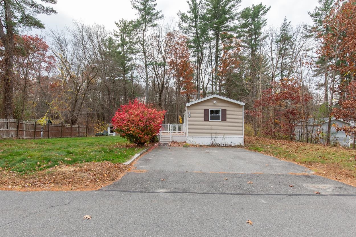 29 Wayne Drive, Unit 29 Derry, NH 03038 - Photo 3 of 29