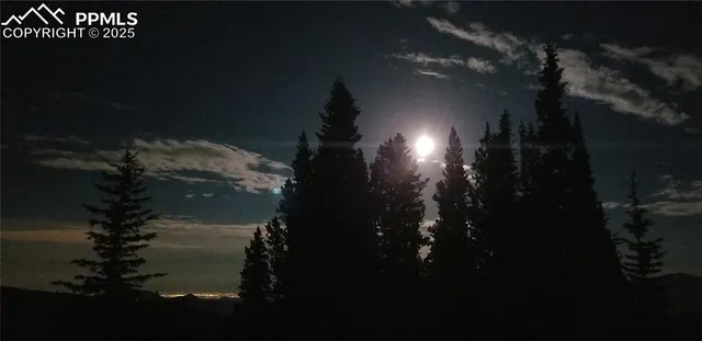 a view of an outdoor space