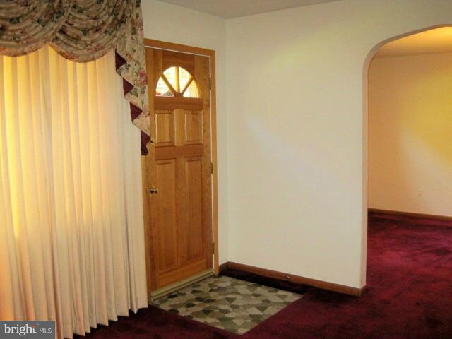 8505 North Point Road Edgemere, MD 21219 - Photo 15 of 21 Living Room