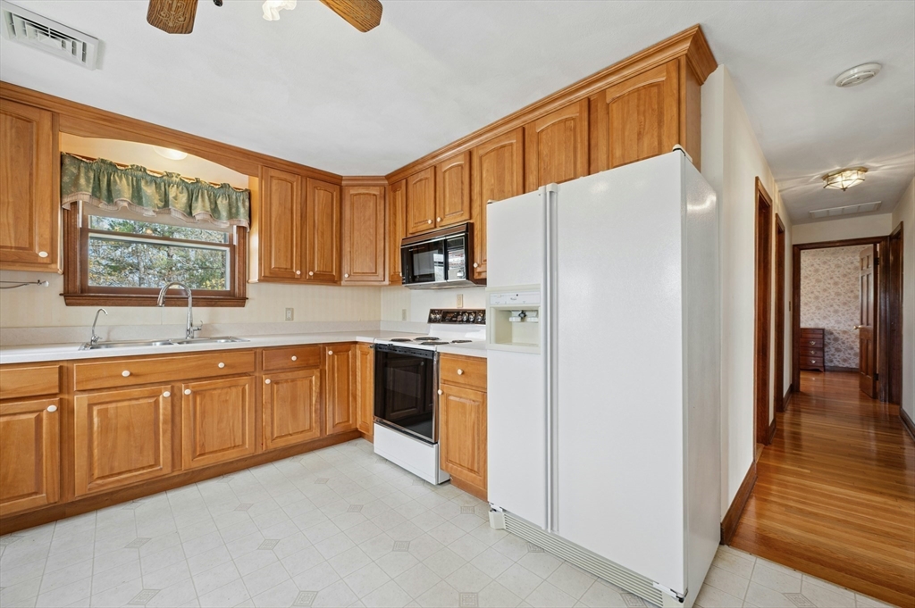 149 Old Westboro Road Grafton, MA 01536 - Photo 6 of 30