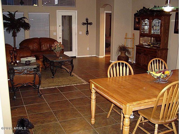 3134 South Martingale Road Gilbert, AZ 85295 - Photo 4 of 12 GREAT ROOM