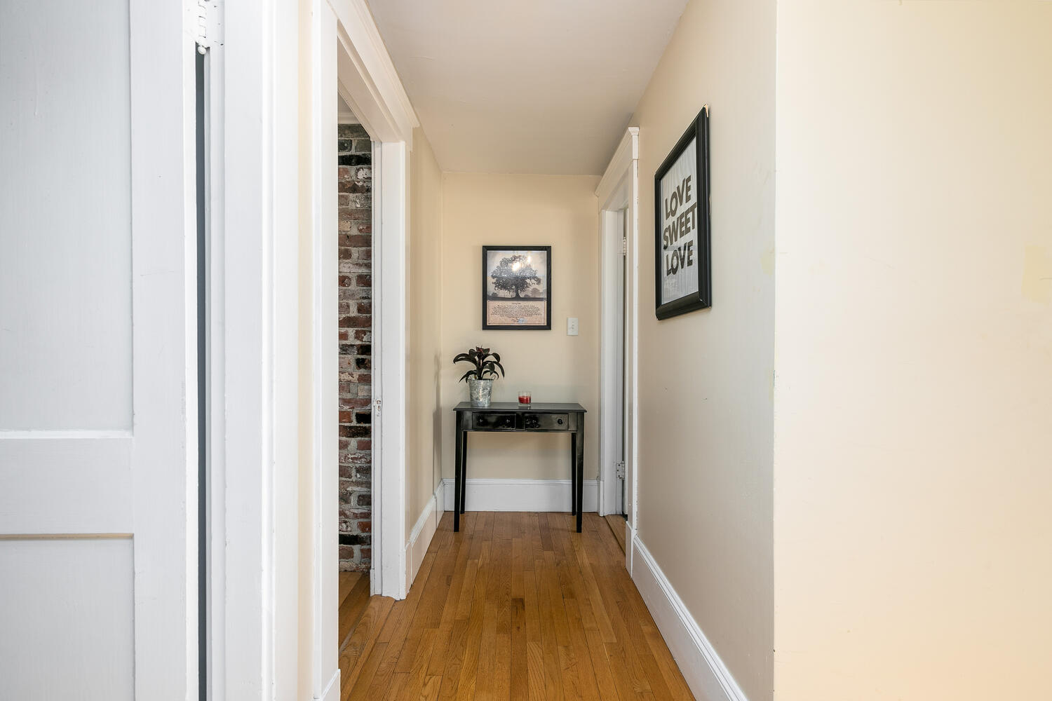 87 Edwards Street Portland, ME 04102 - Photo 26 of 43 2nd Floor Hallway