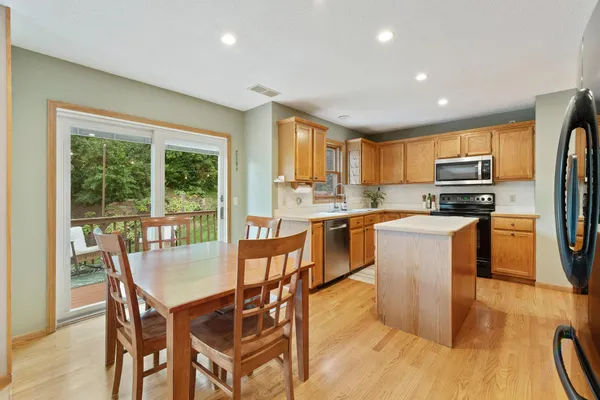 $515,000 | 1389 Camelback Drive, Eagan, MN 55123