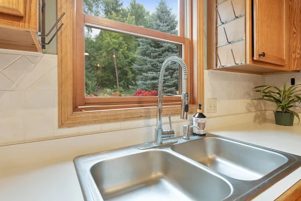 $515,000 | 1389 Camelback Drive, Eagan, MN 55123