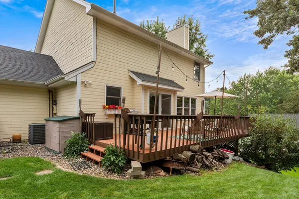 $515,000 | 1389 Camelback Drive, Eagan, MN 55123