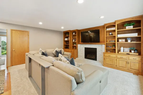$515,000 | 1389 Camelback Drive, Eagan, MN 55123