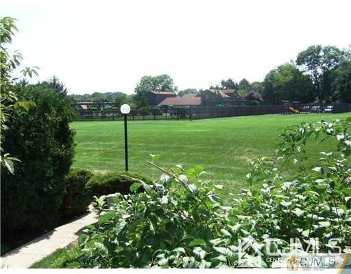 175 Westgate Drive Edison, NJ 08820 - Photo 11 of 43