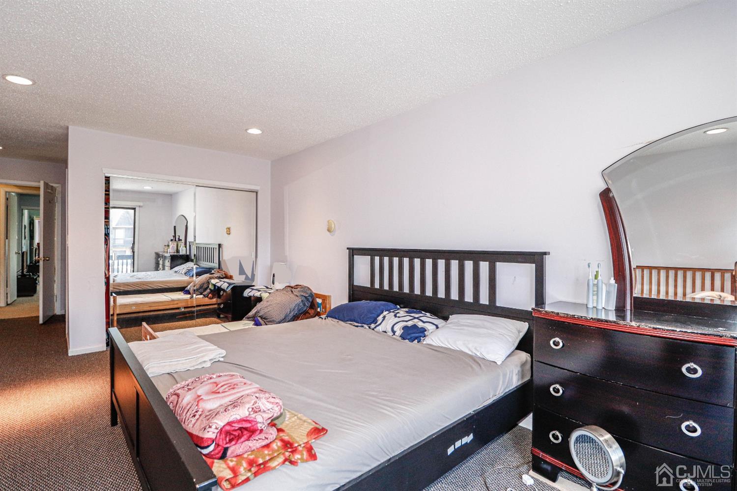 175 Westgate Drive Edison, NJ 08820 - Photo 21 of 43