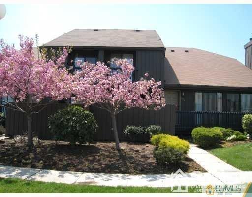 175 Westgate Drive Edison, NJ 08820 - Photo 4 of 43