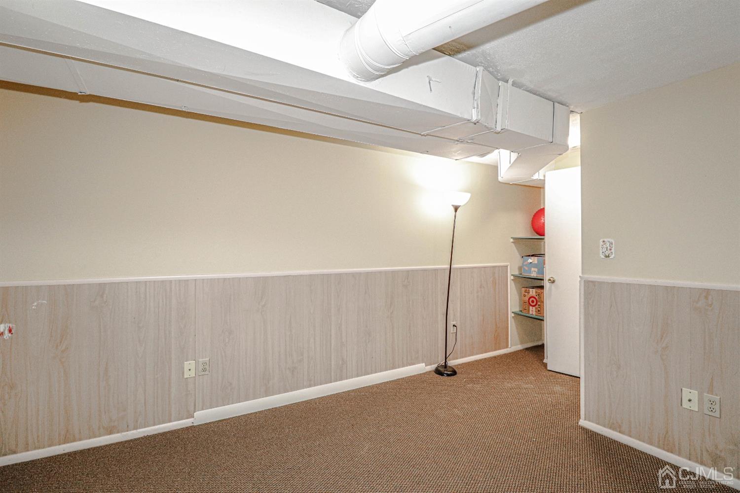 175 Westgate Drive Edison, NJ 08820 - Photo 31 of 43