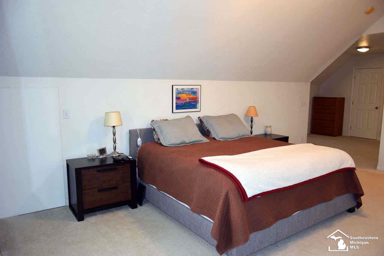 102 Raisin Circle Dundee, MI 48131 - Photo 10 of 25 Master Bedroom