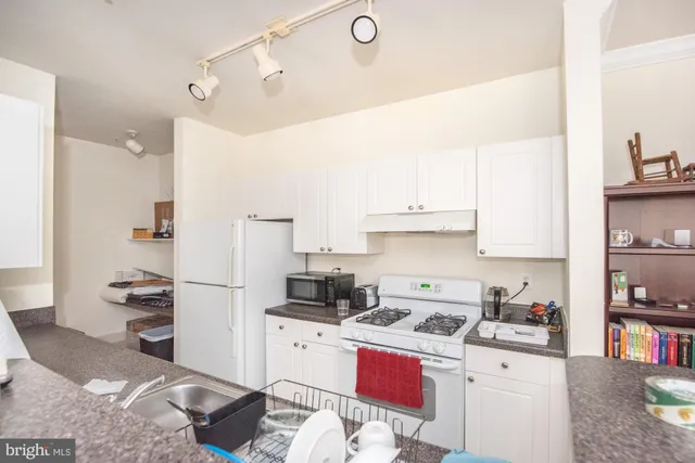 $1,990 | 11329 Aristotle Drive, Unit 5311, Fairfax, VA 22030