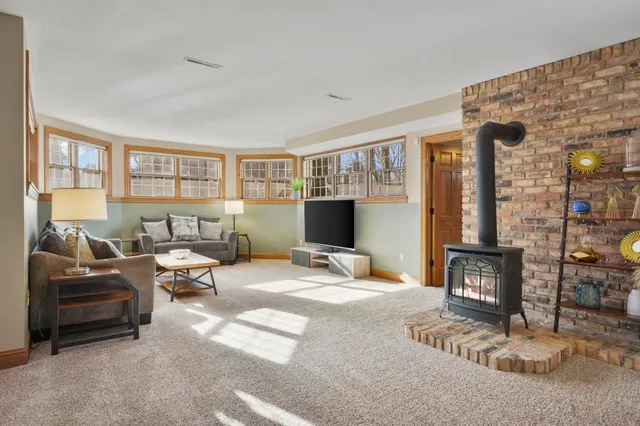 $950,000 | 948 Timber Ridge Drive, Oregon, WI 53575