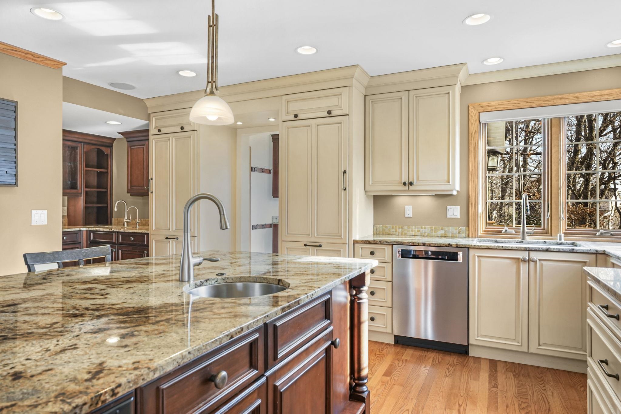 948 Timber Ridge Drive Oregon, WI 53575 - Photo 7 of 77