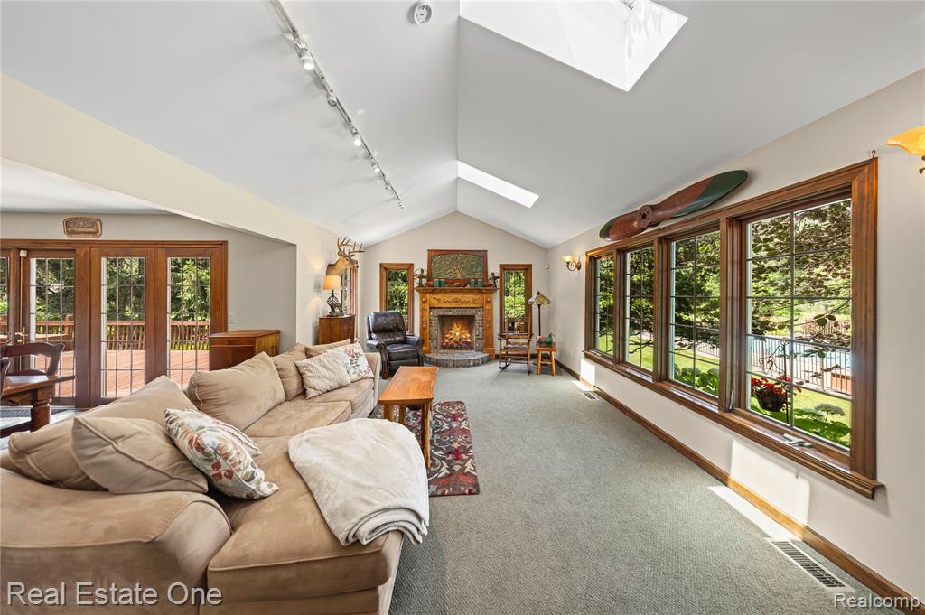 25740 Farmbrook Road Southfield, MI 48034 - Photo 19 of 64 Gallery Image 19