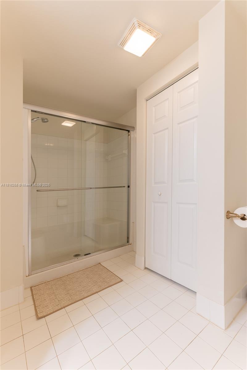 17100 North Bay Road, Unit PH1912 Sunny Isles Beach, FL 33160 - Photo 21 of 39 a bathroom with a shower