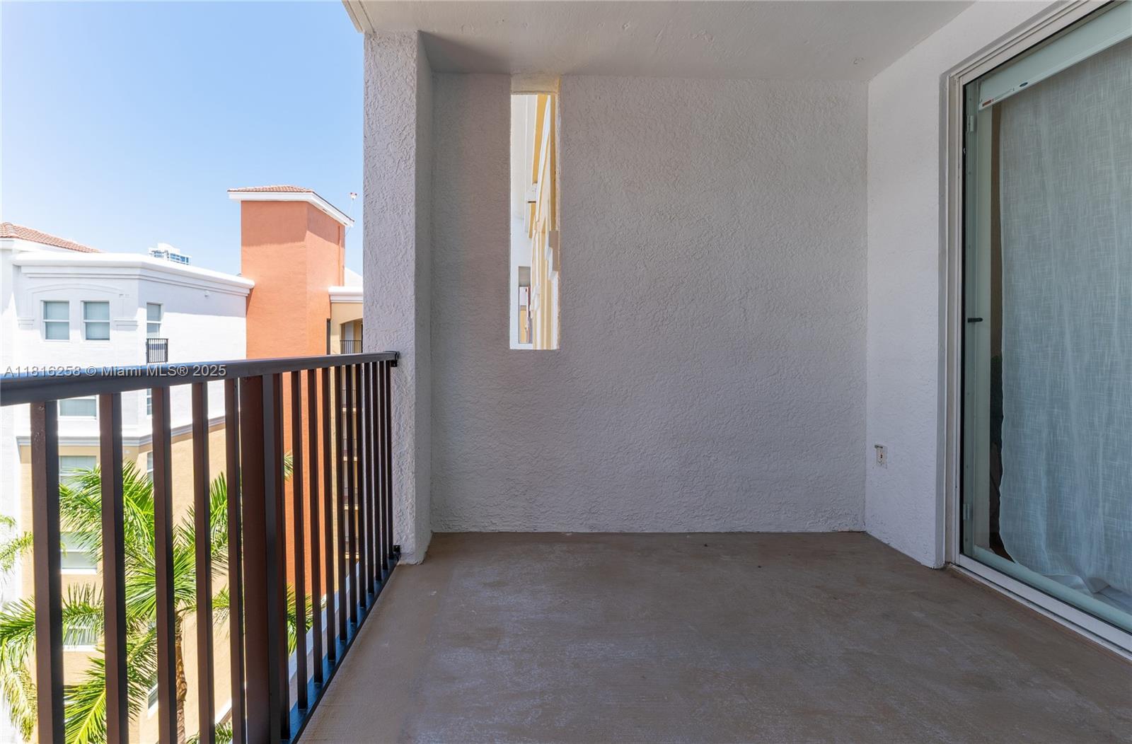 17100 North Bay Road, Unit PH1912 Sunny Isles Beach, FL 33160 - Photo 6 of 39 a view of a balcony