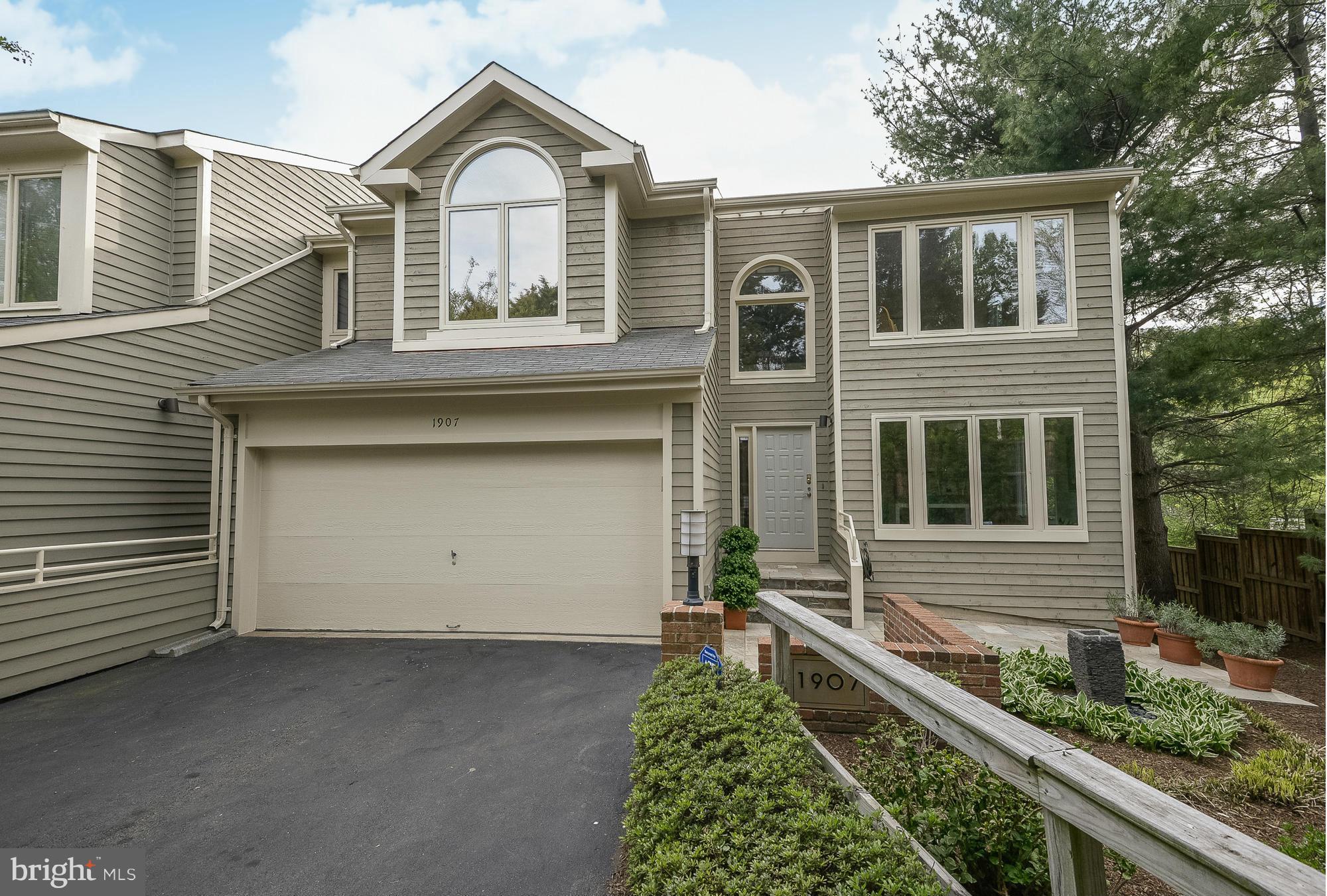 1907 Lakeport Way Reston, VA 20191 - Photo 1 of 30 Exterior (Front)