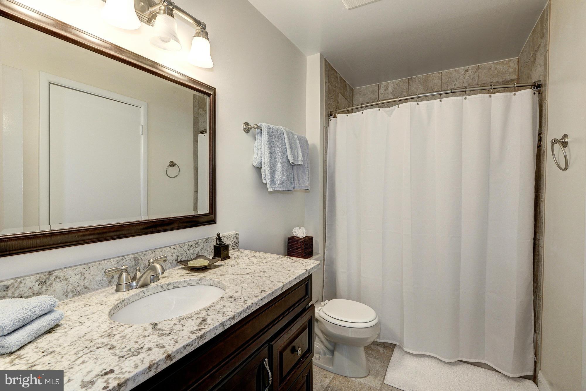 1907 Lakeport Way Reston, VA 20191 - Photo 21 of 30 Bath