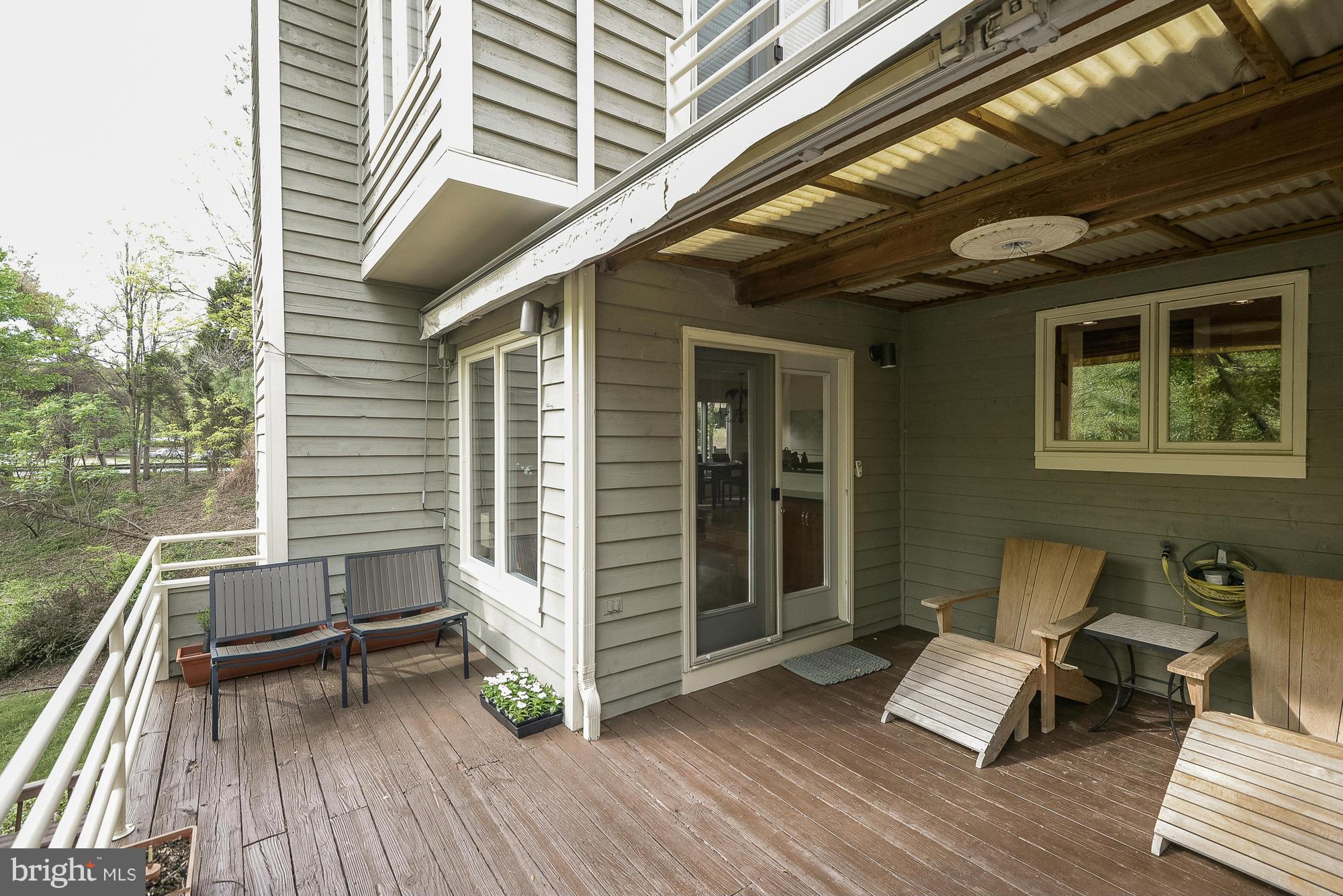1907 Lakeport Way Reston, VA 20191 - Photo 25 of 30 Exterior (Rear)