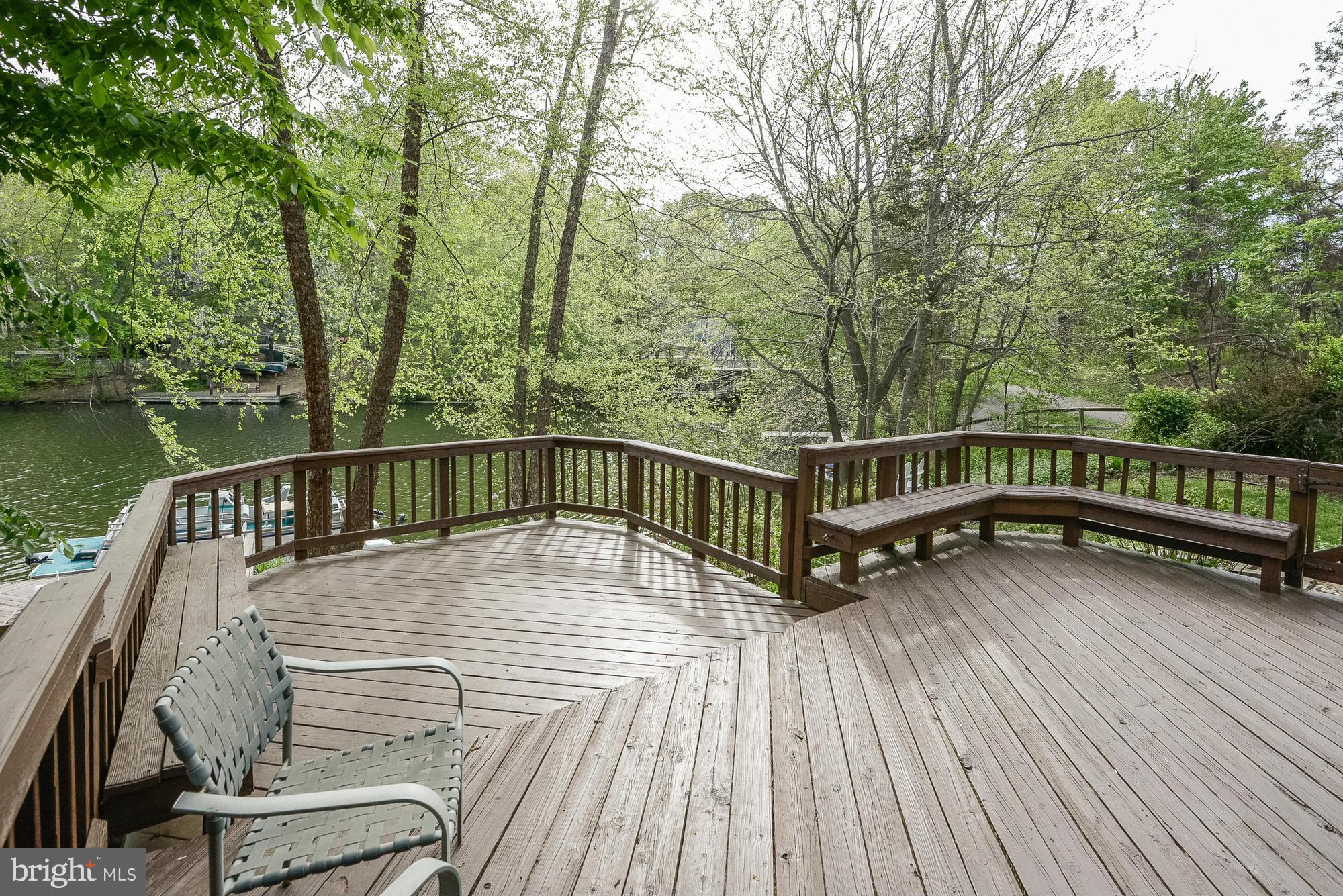 1907 Lakeport Way Reston, VA 20191 - Photo 28 of 30 Exterior (Rear)