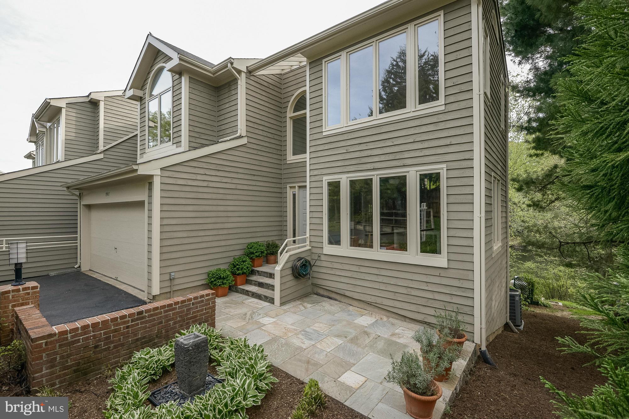 1907 Lakeport Way Reston, VA 20191 - Photo 30 of 30 Exterior (Front)