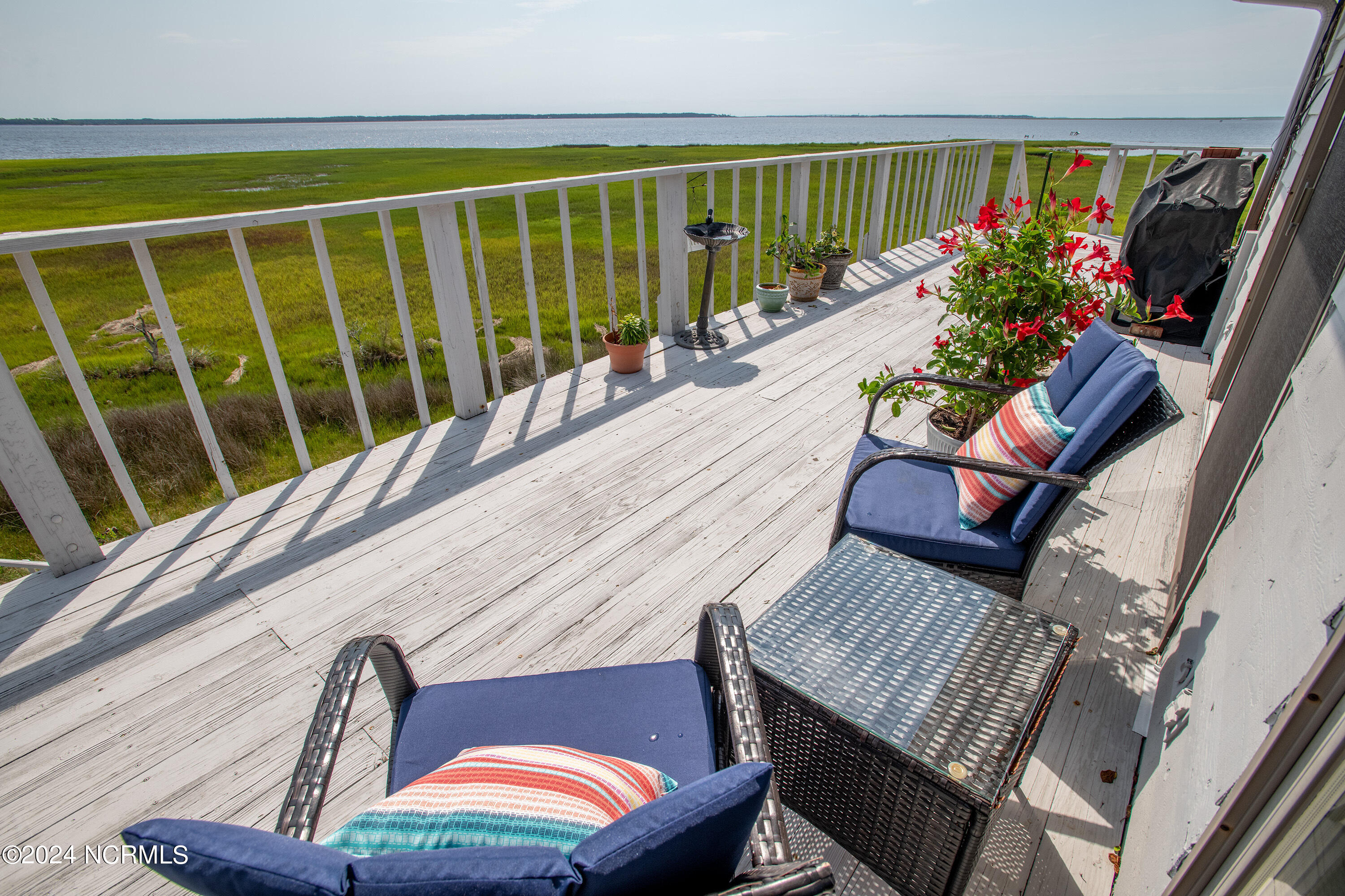 505 Perkins Road Beaufort, NC 28516 - Photo 26 of 31 Deck