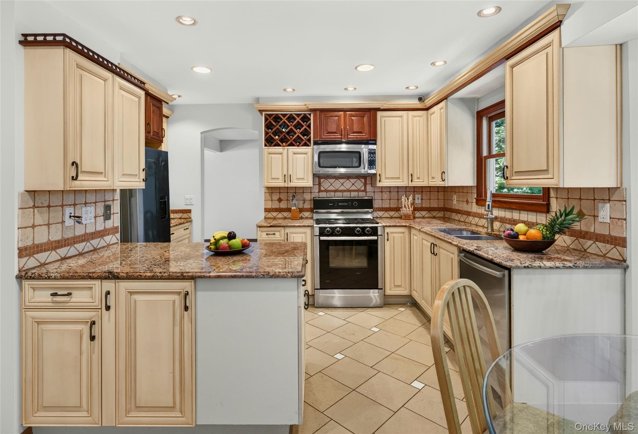 7 Overlook Road Dobbs Ferry, NY 10522 - Photo 12 of 46