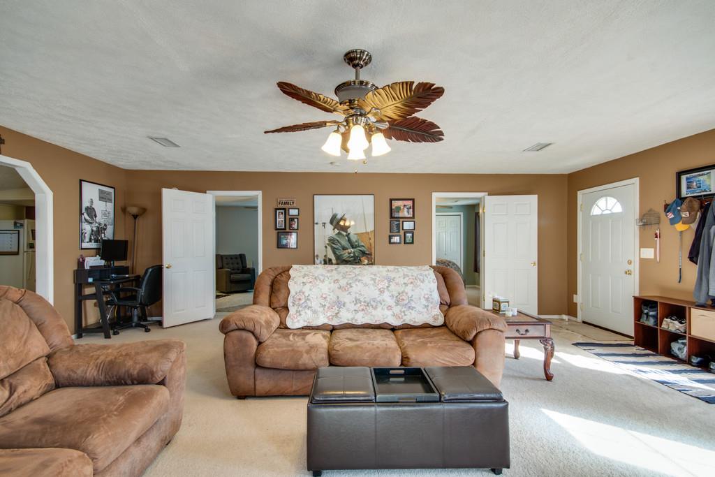 2939 Factory Road Murfreesboro, TN 37130 - Photo 8 of 23 Large open living area with great light!