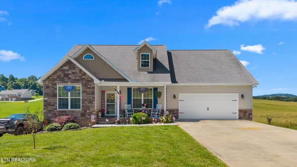 $559,900 | 631 North Chucky Pike, Jefferson City, TN 37760