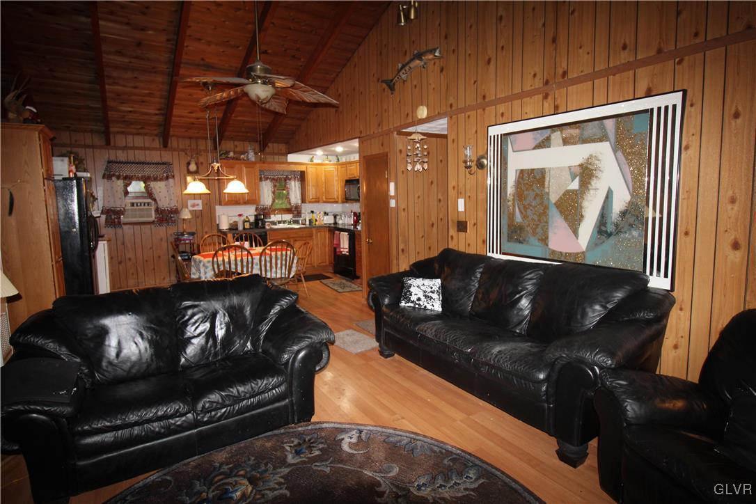 157 Maple Road Blakeslee, PA 18610 - Photo 4 of 19 a living room with furniture
