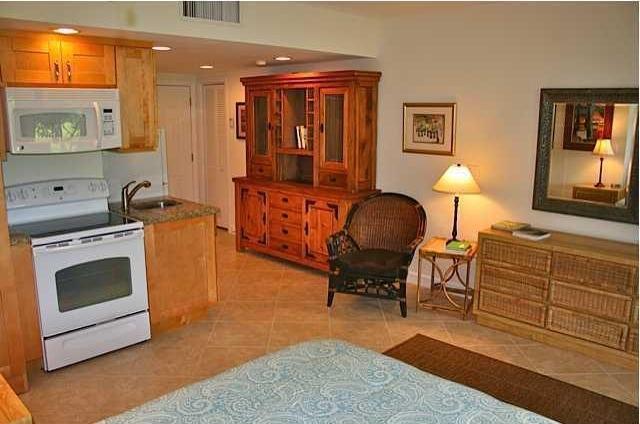 13334 Polo Club Road, Unit 222 Wellington, FL 33414 - Photo 4 of 8 Studio