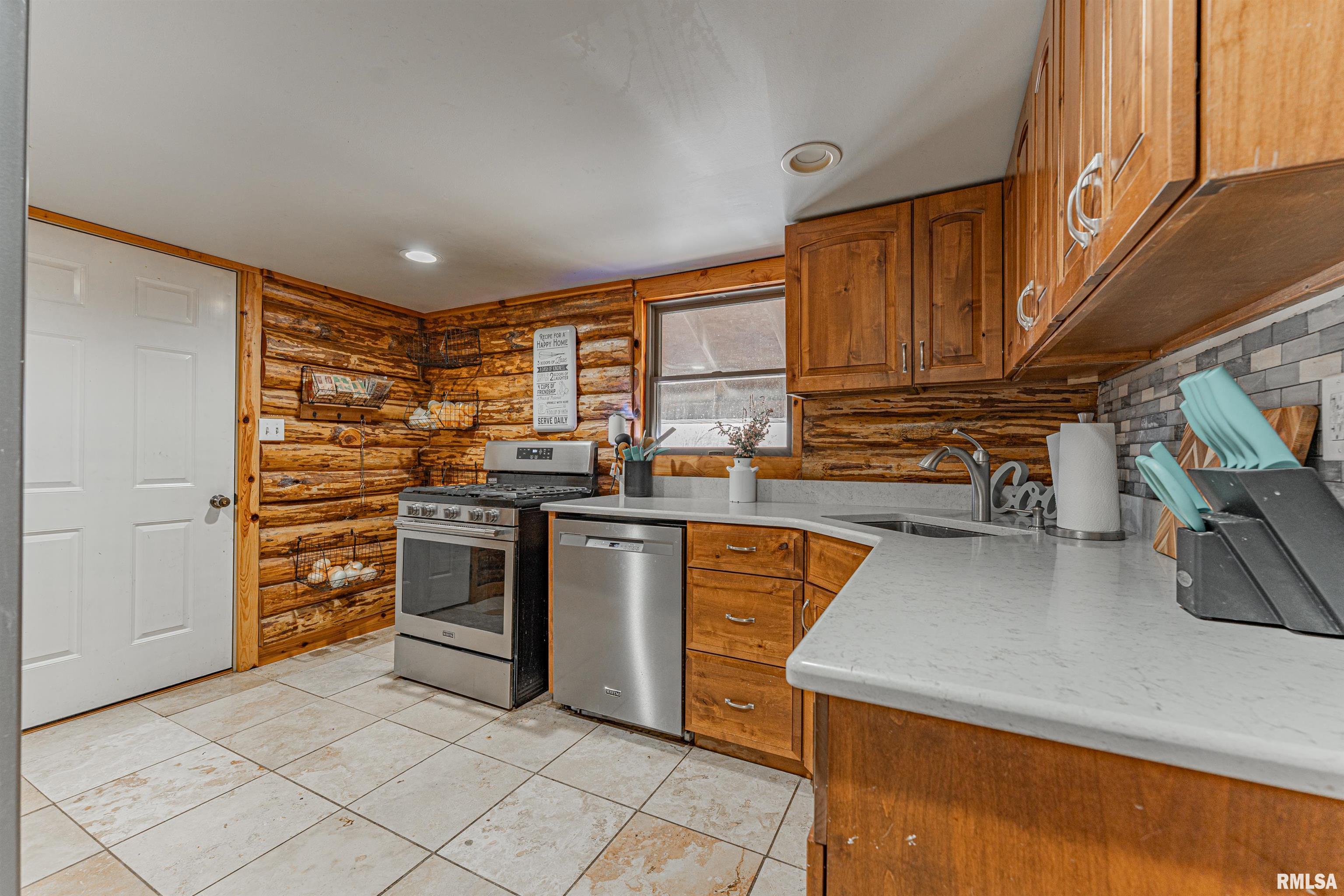 1955 East 2700 North Road Blue Mound, IL 62513 - Photo 13 of 50