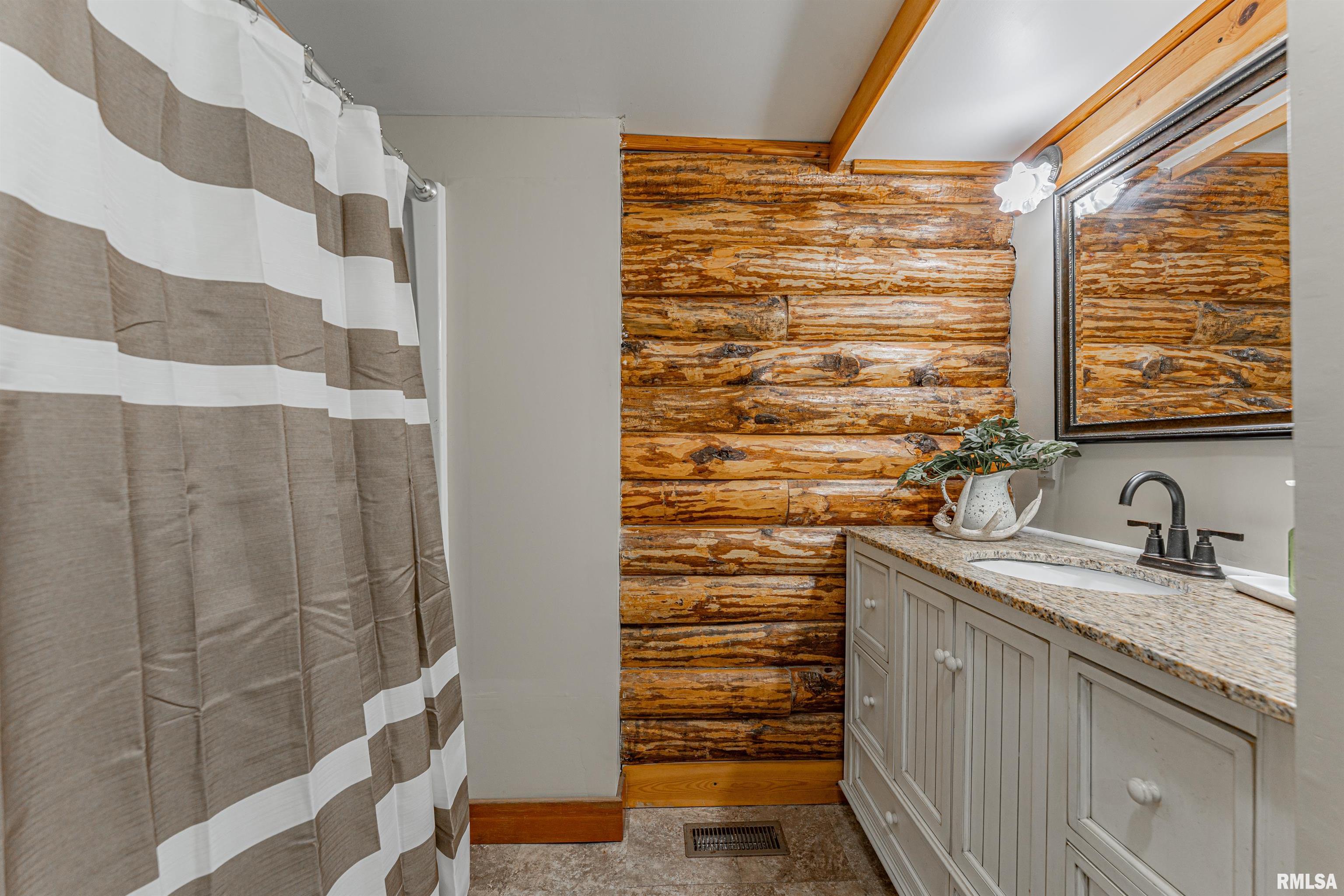 1955 East 2700 North Road Blue Mound, IL 62513 - Photo 18 of 50