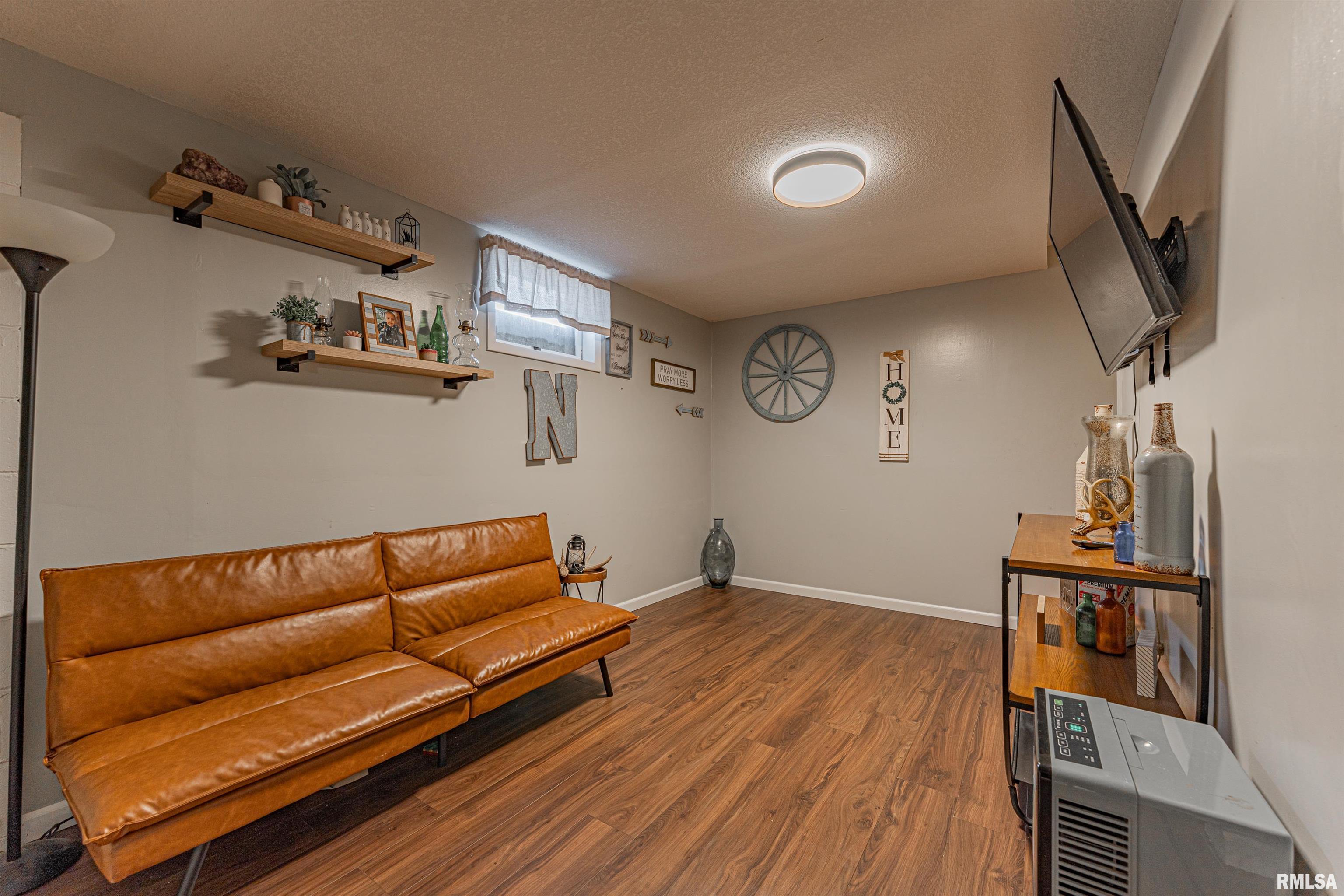 1955 East 2700 North Road Blue Mound, IL 62513 - Photo 28 of 50