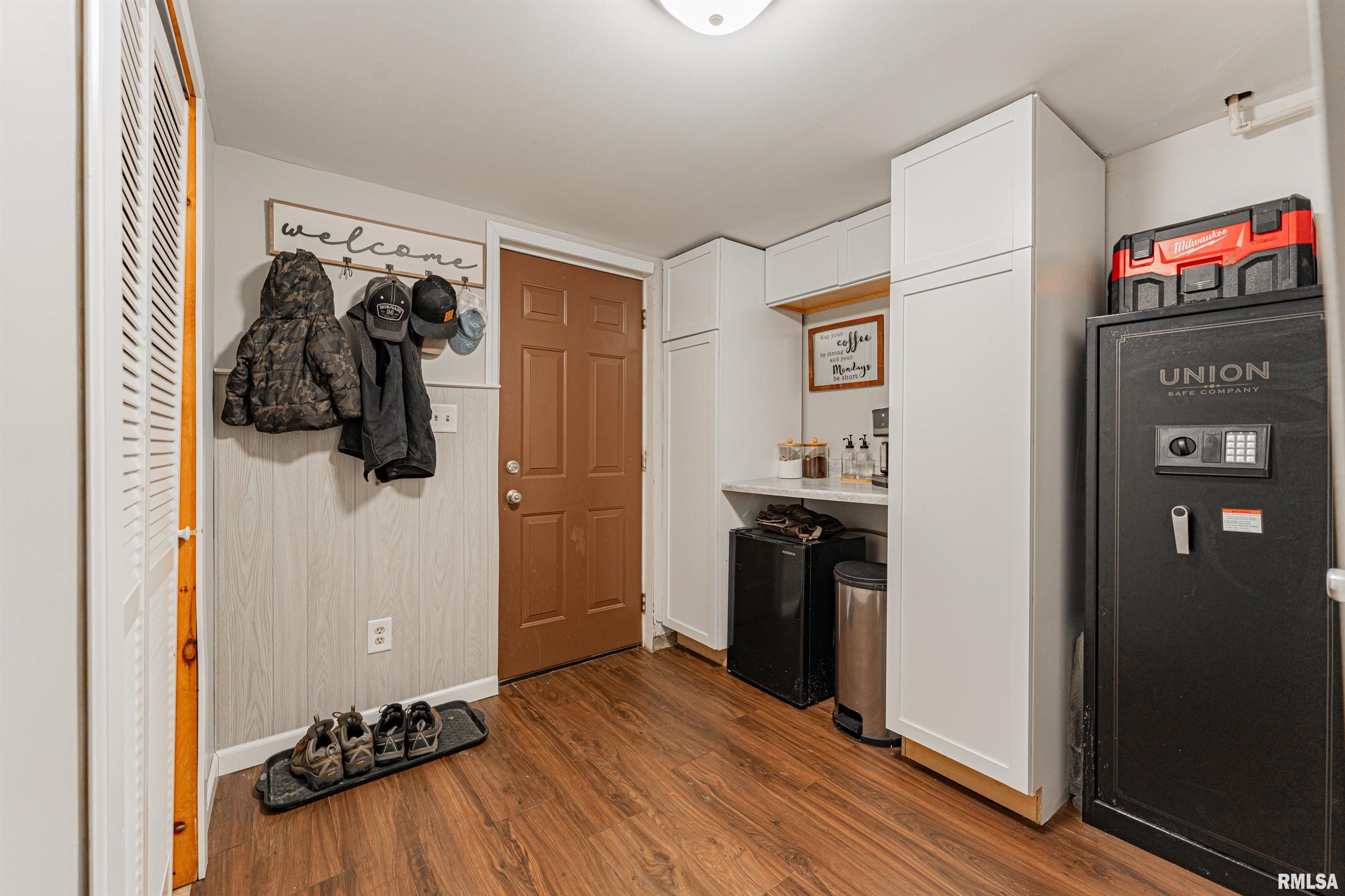 1955 East 2700 North Road Blue Mound, IL 62513 - Photo 29 of 50