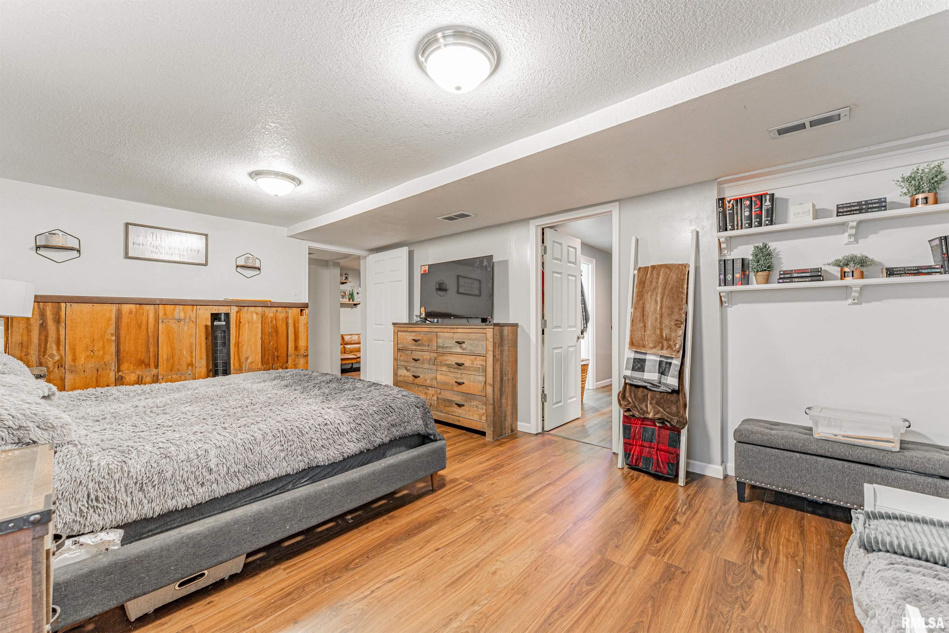 1955 East 2700 North Road Blue Mound, IL 62513 - Photo 32 of 50