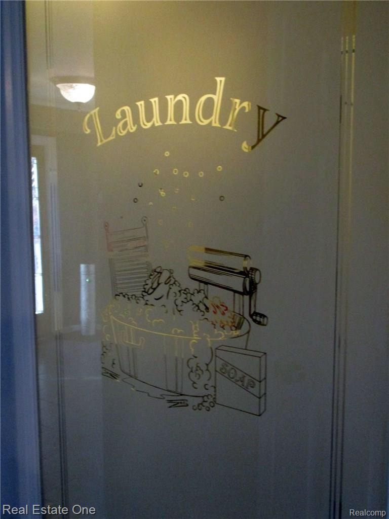 856 Mayfair Court Rochester, MI 48309 - Photo 16 of 40 Laundry Room Entrance