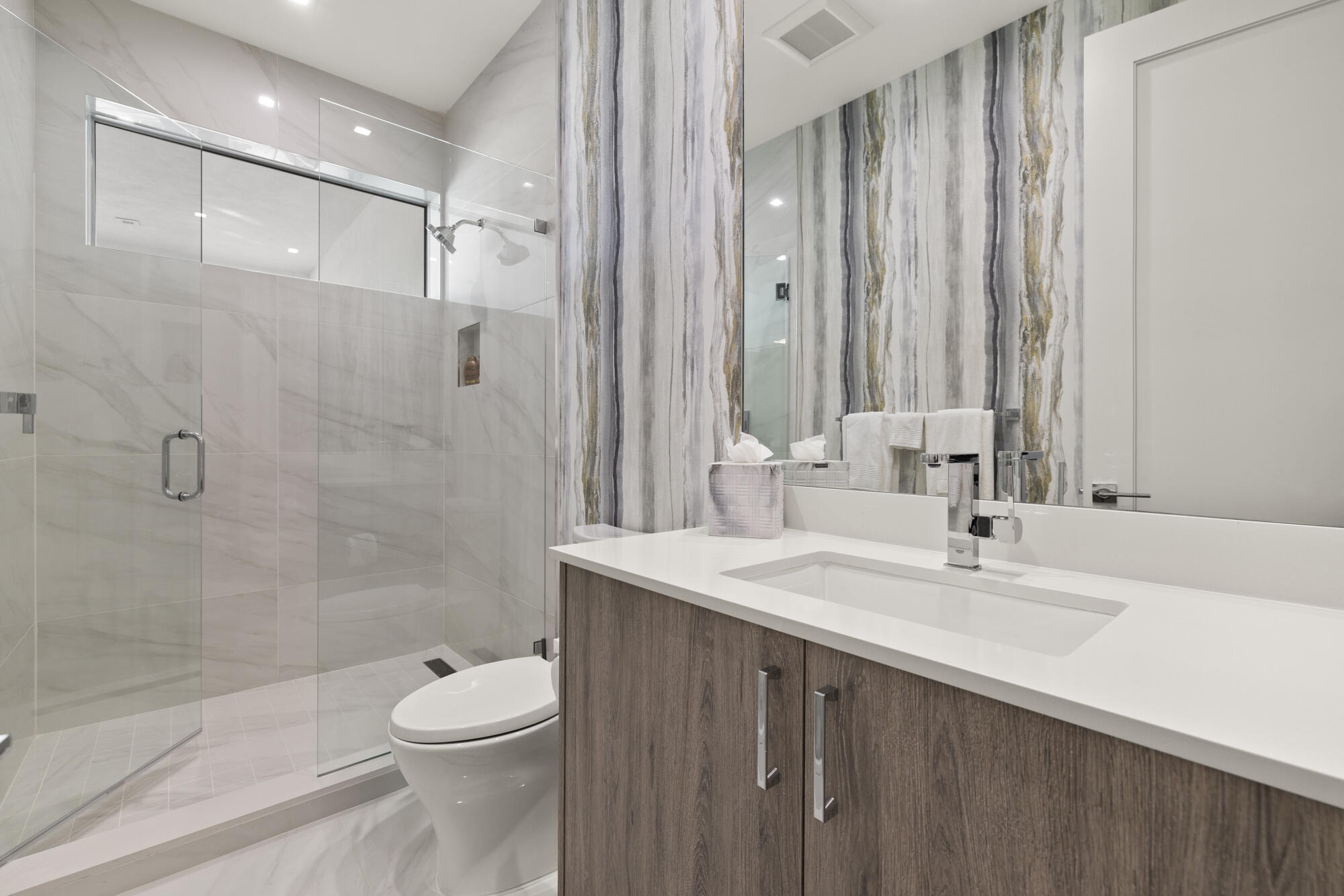 402 Ocean One Lane Juno Beach, FL 33408 - Photo 29 of 43 guest Bath 4