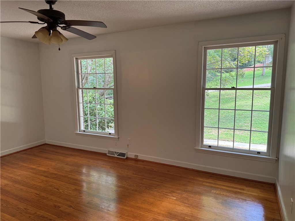 220 Camelot Road Clemson, SC 29631 - Photo 13 of 28 Bedroom 2 Front