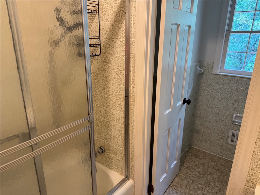 220 Camelot Road Clemson, SC 29631 - Photo 17 of 28