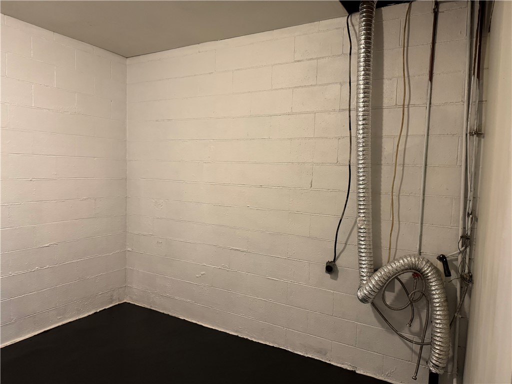 220 Camelot Road Clemson, SC 29631 - Photo 20 of 28 Laundry Room