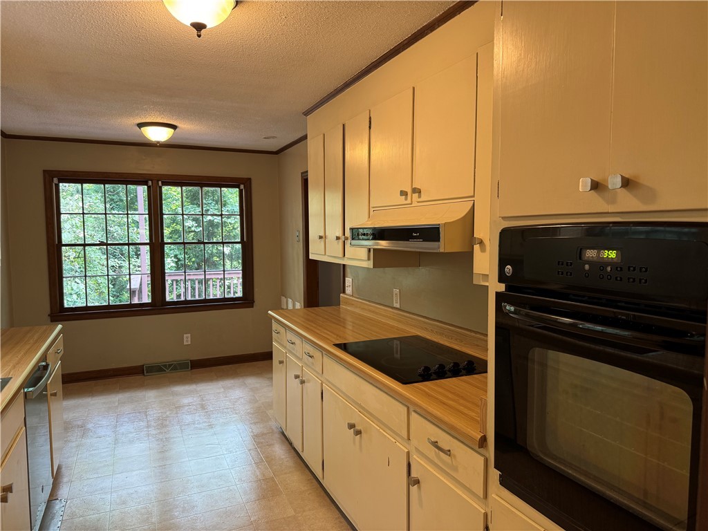 220 Camelot Road Clemson, SC 29631 - Photo 7 of 28