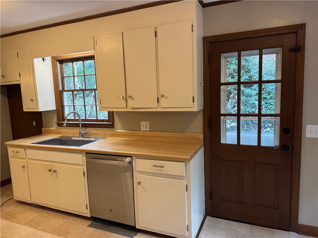 220 Camelot Road Clemson, SC 29631 - Photo 8 of 28