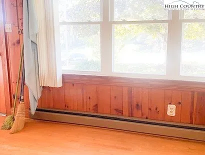 a view of empty room with window